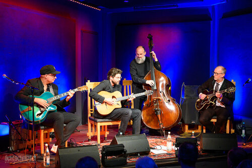 Neuöttinger Gitarrentage: „Nacht der Jazzgitarren“ - Joscho Stephan, Torsten Goods, Kilian Forster und Jörg Seidel Neuöttinger Gitarrentage: „Nacht der Jazzgitarren“ - Joscho Stephan, Torsten Goods, Kilian Forster und Jörg Seidel